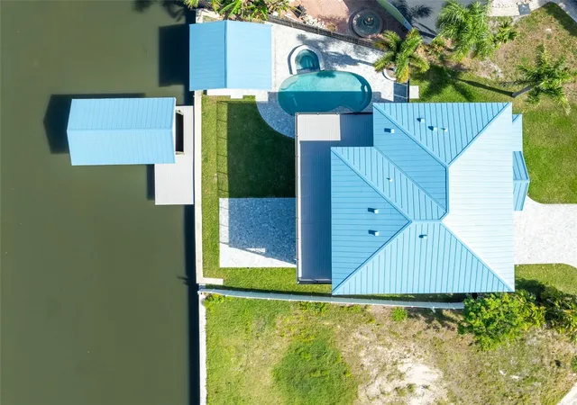 Photo 3 of Single family home for sale at 8717 Driftwood Dr, Tampa, FL 33615 | MLS# TB8495743 | Listing updated on 2026-09-01