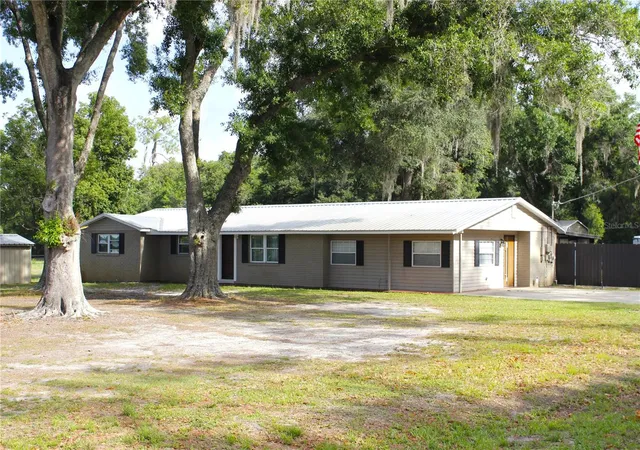 4th image of 5009 Vaughn Rd, Plant City, FL 33565 | MLS# TB8495744