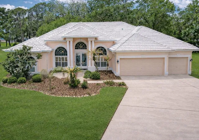 1st image of 5201 Laurel Pointe Dr, Valrico, FL 33596 | MLS# TB8495750