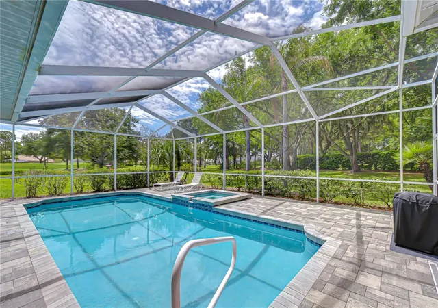 2nd image of 5201 Laurel Pointe Dr, Valrico, FL 33596 | MLS# TB8495750