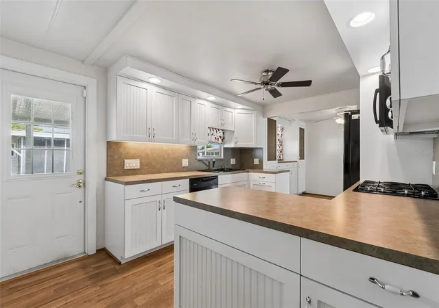 Homes for sale in Largo, FL | 12651 Seminole Blvd #15I, Largo, FL 33778 | MLS# TB8495754