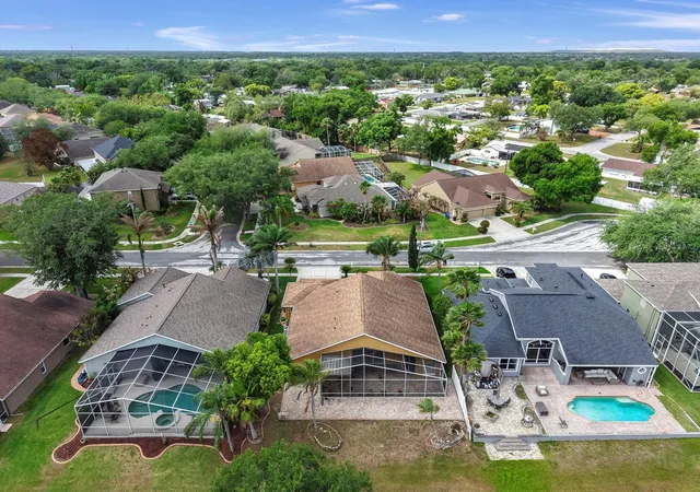 3rd image of 220 Rosana Dr, Brandon, FL 33511 | MLS# TB8495767