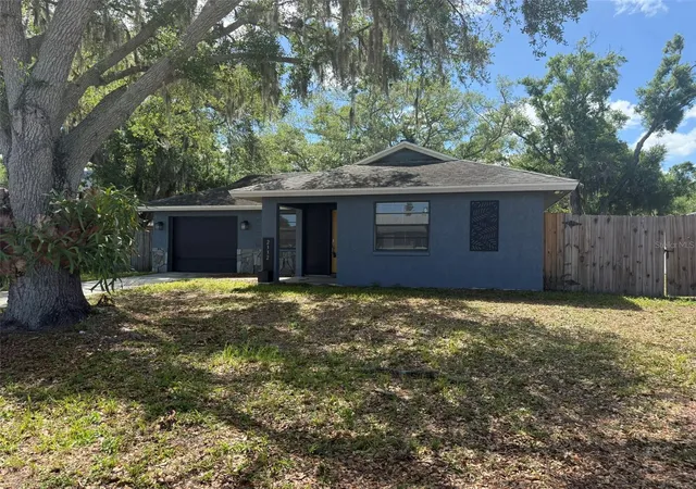 Photo 2 of Single family home for sale at 2332 Seward Dr, Sarasota, FL 34234 | MLS# O6397683 | Listing updated on 2026-08-20