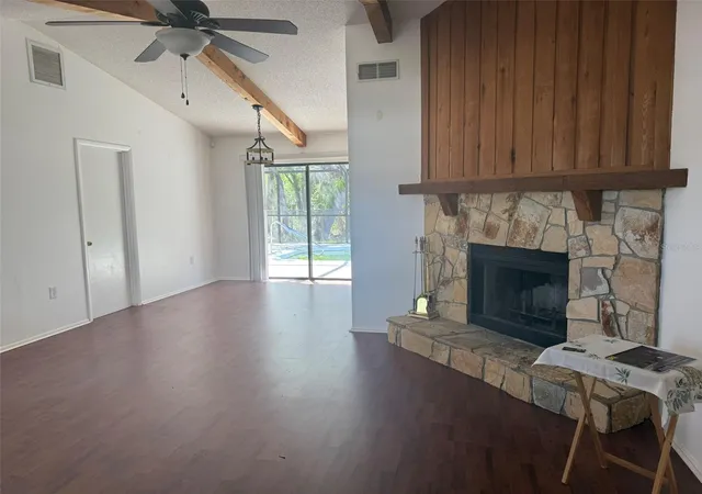 Photo 3 of Single family home for sale at 2332 Seward Dr, Sarasota, FL 34234 | MLS# O6397683 | Listing updated on 2026-08-20