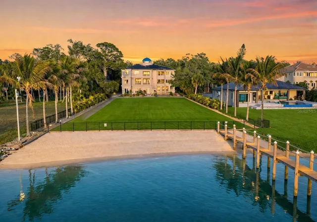 1st image of 2000 Park St N, Saint Petersburg, FL 33710 | MLS# TB8495795