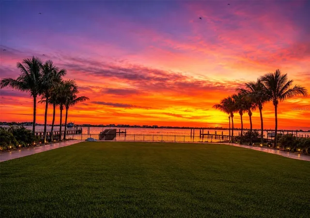 98th image of 2000 Park St N, Saint Petersburg, FL 33710 | MLS# TB8495795
