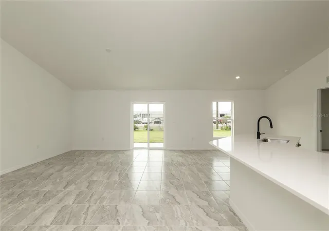 Photo 2 of Single family home for sale at 4423 Cremona Dr, Sebring, FL 33872 | MLS# R4911027 | Listing updated on 2026-09-24