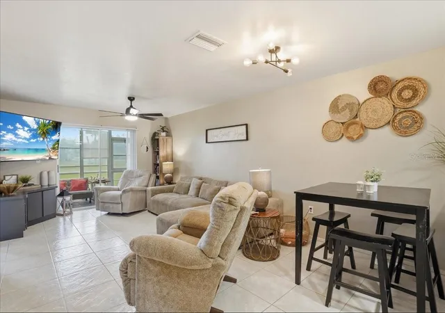 Photo 4 of House for sale at 12538 SW Kingsway Cir #1503, Lake Suzy, FL 34269 | MLS# A4689444 | Listing updated on 2026-09-16