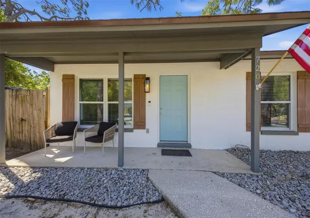 4th image of 720 Locust St, Tarpon Springs, FL 34689 | MLS# TB8495829