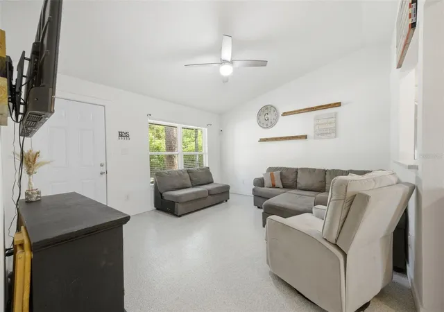 5th image of 720 Locust St, Tarpon Springs, FL 34689 | MLS# TB8495829