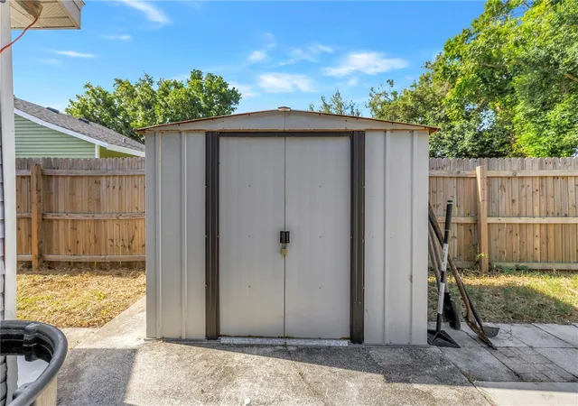 38th image of 3012 17th St E, Bradenton, FL 34208 | MLS# A4689447