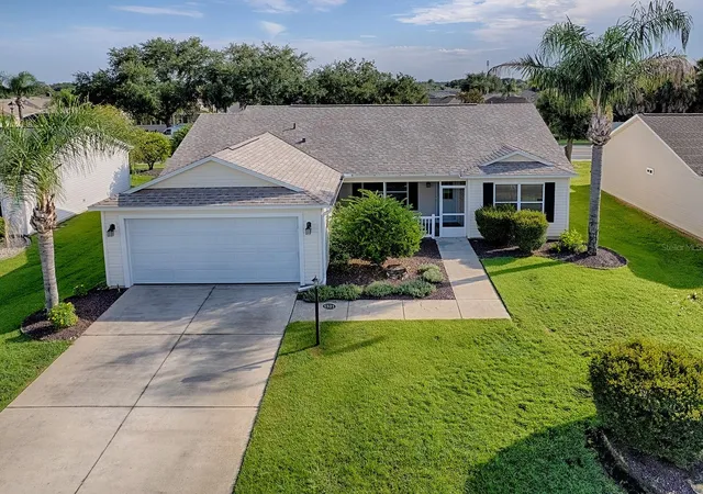 Photo 1 of Single family home for sale at 1521 Hollyberry Pl, Lady Lake, FL 32162 | MLS# G5110807 | Listing updated on 2026-10-09