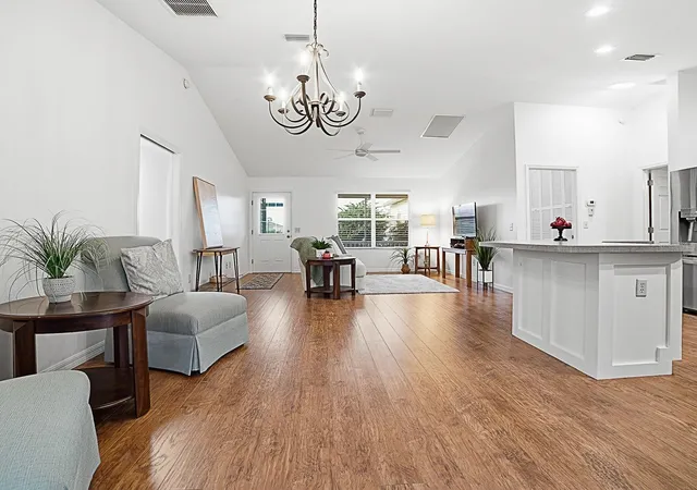 Photo 4 of Single family home for sale at 1521 Hollyberry Pl, Lady Lake, FL 32162 | MLS# G5110807 | Listing updated on 2026-10-09