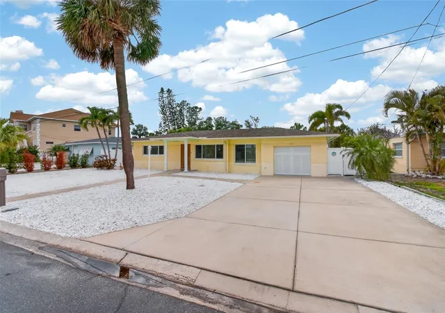 4th image of 517 39Th Ave, St Pete Beach, FL 33706 | MLS# TB8495851