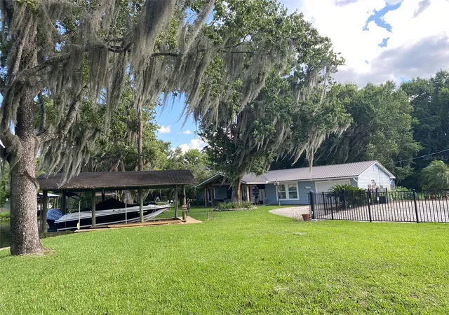Photo 3 of Single family home for sale at 137 & 135 Riverside Dr, Satsuma, FL 32189 | MLS# FC317610 | Listing updated on 2026-08-30