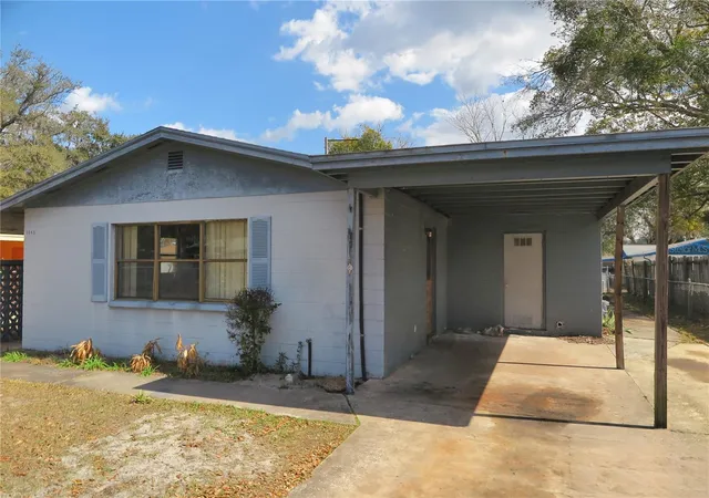 Single family home for sale at 1045 SE 19th Street, GAINESVILLE, FL 32641 | MLS# GC539299