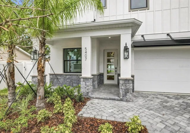 Photo 3 of Single family home for sale at 5407 S Elkins Ave, Tampa, FL 33611 | MLS# TB8495868 | Listing updated on 2026-09-30