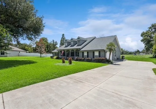 Photo 2 of Single family home for sale at 31038 Fairvista Dr, Tavares, FL 32778 | MLS# O6397744 | Listing updated on 2026-10-03