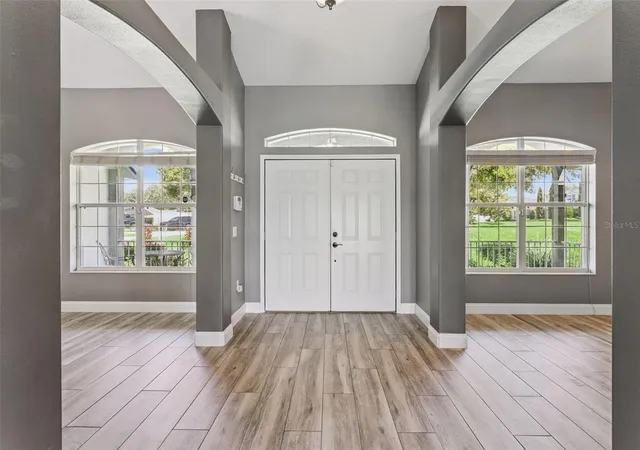 Photo 4 of Single family home for sale at 31038 Fairvista Dr, Tavares, FL 32778 | MLS# O6397744 | Listing updated on 2026-10-03