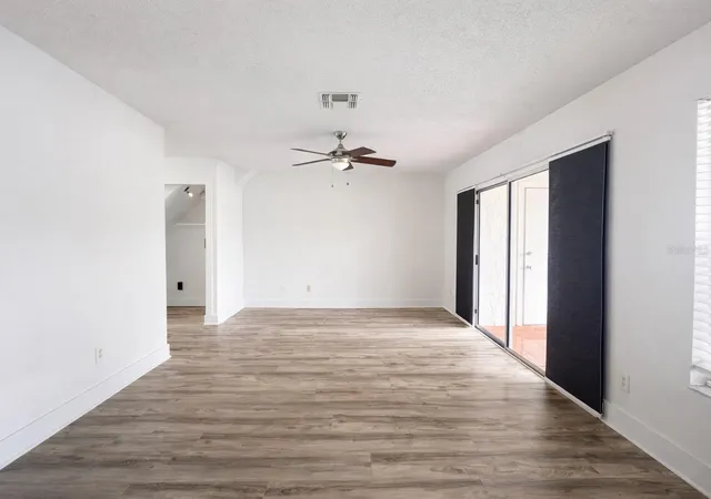 Photo 3 of Townhouse for sale at 11008 Yorkshire Ridge Ct, Orlando, FL 32837 | MLS# O6397747 | Listing updated on 2026-09-02