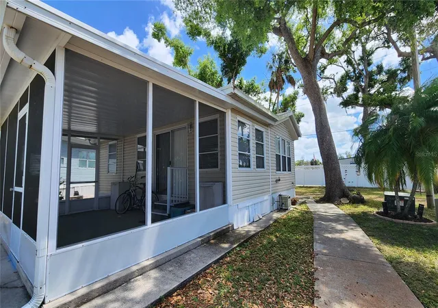 2nd image of 3333 26Th Ave E #5, Bradenton, FL 34208 | MLS# A4689460