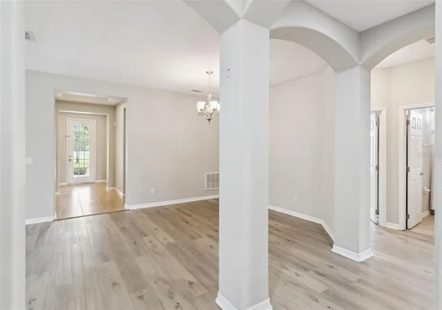 Photo 4 of Single family home for sale at 4627 Blue Major Dr, Windermere, FL 34786 | MLS# O6397778 | Listing updated on 2026-09-04