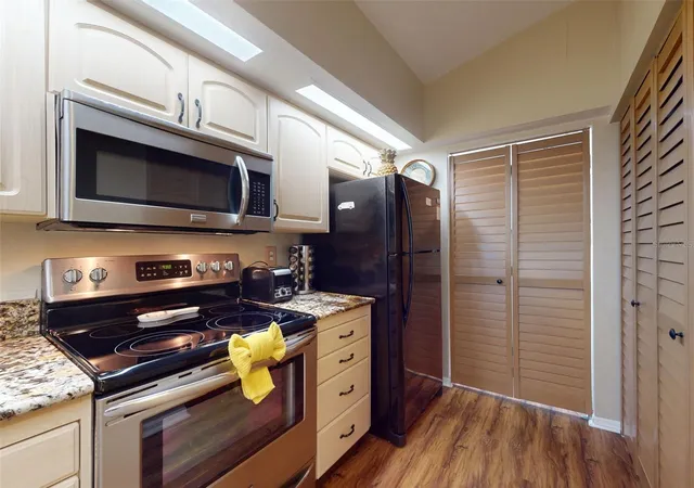 Listing Photo 4 - Condo for sale in building located at 402 Bouchelle Dr, New Smyrna Beach, FL 32169 - Unit #206