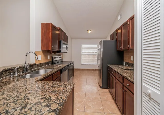 5th image of 120 Lakebreeze Cir, Lake Mary, FL 32746 | MLS# C7524606