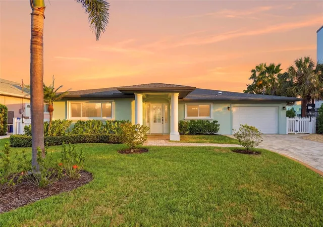 Homes for sale in St Petersburg, FL | 7172 S Shore Dr S, St Petersburg, FL 33707 | MLS# TB8496015