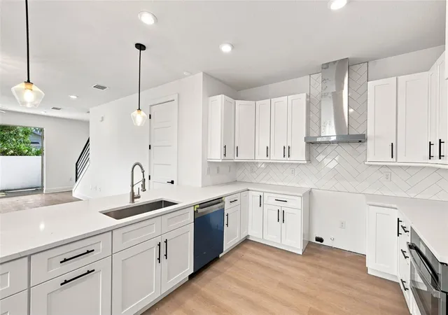 Photo 3 of Townhouse for sale at 2508 W Gray St #2, Tampa, FL 33609 | MLS# TB8496030 | Listing updated on 2026-09-12