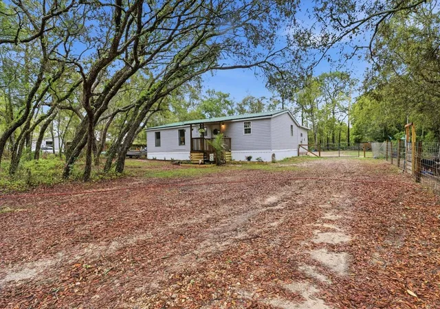 Photo 3 of Manufactured home for sale at 5114 W Rochelle St, Homosassa, FL 34446 | MLS# TB8496032 | Listing updated on 2026-08-13