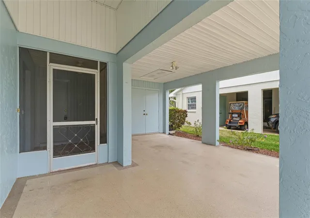 Photo 4 of Condo for sale at 417 Gladstone Pl, Sun City Center, FL 33573 | MLS# TB8496048 | Listing updated on 2026-10-24