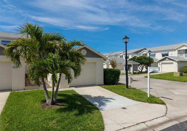 3rd image of 11531 Shipwatch Dr, Largo, FL 33774