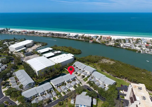 2nd image of 11531 Shipwatch Dr, LARGO, FL 33774
