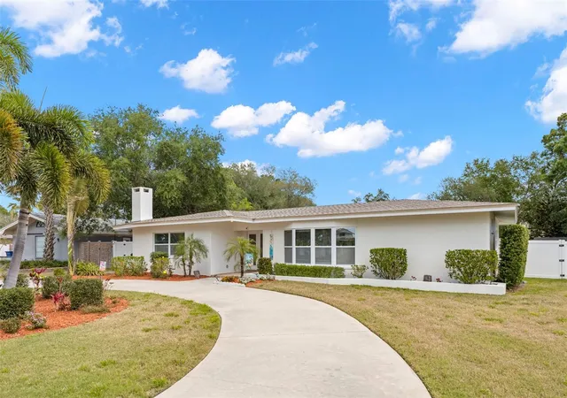 3rd image of 125 Carlyle Dr, Palm Harbor, FL 34683 | MLS# TB8496063