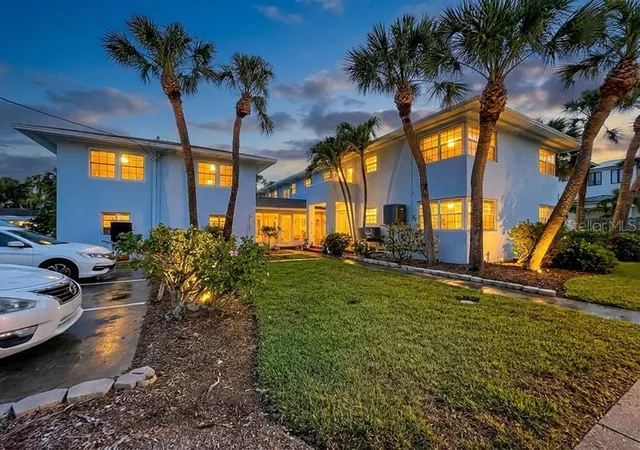 Homes for sale in St Pete Beach, FL | 1800 Pass A Grille Way, St Pete Beach, FL 33706 | Houzeo