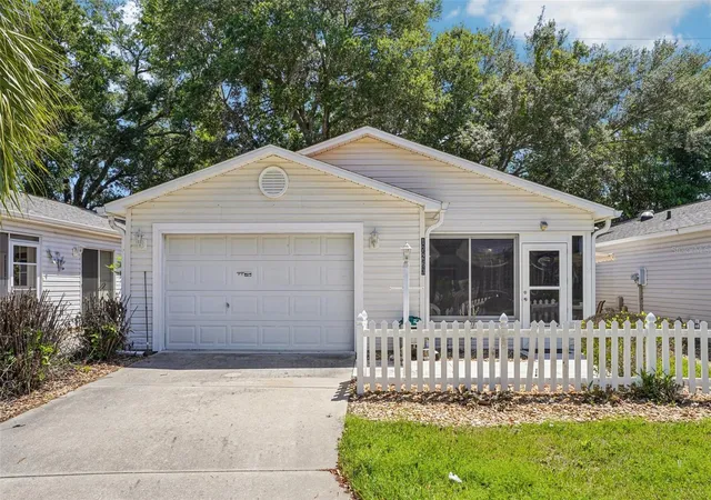 Photo 3 of Sale Pending at 17263 Se 93rd Demoss Ct, The Villages, FL 32162 | MLS# G5110822 | Listing updated on 2026-07-11