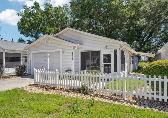 Photo 2 of Sale Pending at 17263 Se 93rd Demoss Ct, The Villages, FL 32162 | MLS# G5110822 | Listing updated on 2026-07-11