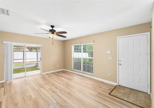 3rd image of 539 Kensington Lake Cir, Brandon, FL 33511 | MLS# TB8496093