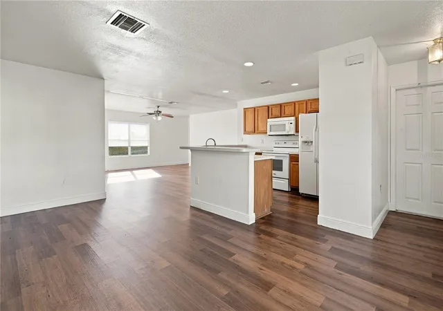 Photo 3 of Single family home for sale at 1417 Sarasota Dr, Kissimmee, FL 34759 | MLS# O6397951 | Listing updated on 2026-09-22