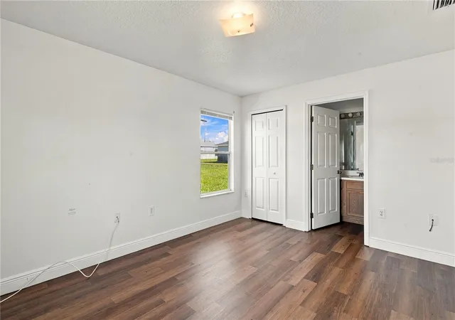 Photo 3 of Single family home for sale at 1417 Sarasota Dr, Kissimmee, FL 34759 | MLS# O6397951 | Listing updated on 2026-09-22