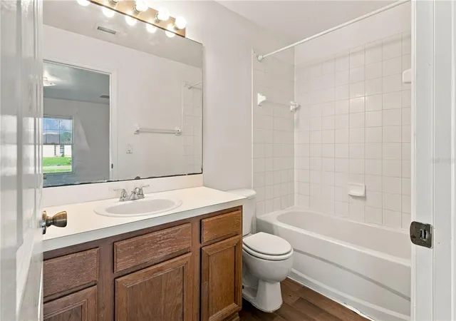 Photo 4 of Single family home for sale at 1417 Sarasota Dr, Kissimmee, FL 34759 | MLS# O6397951 | Listing updated on 2026-09-22