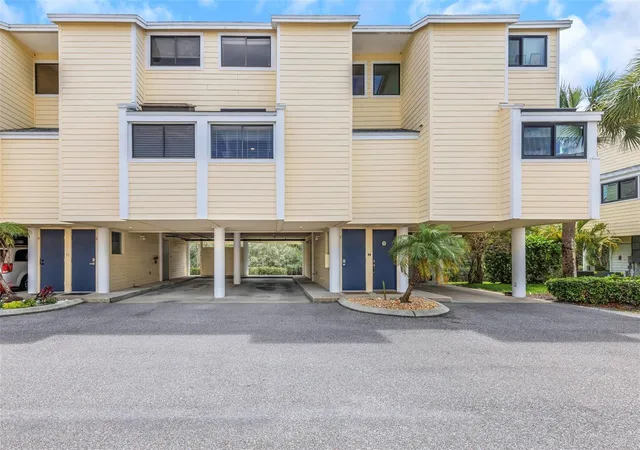 Townhouse for sale at 1500 Sunset Rd #F7, Tarpon Springs, FL 34689 | MLS# W7884710 | Listing updated on 2026-09-16