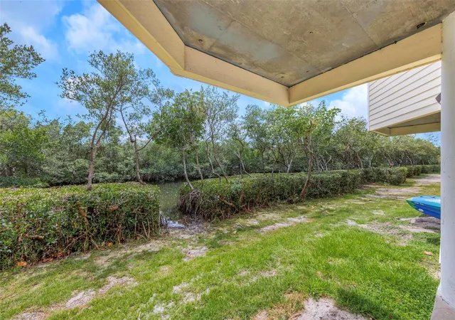 Photo 3 of Townhouse for sale at 1500 Sunset Rd #F7, Tarpon Springs, FL 34689 | MLS# W7884710 | Listing updated on 2026-09-16