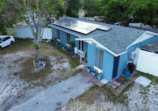 Photo 3 of Single family home for sale at 5828 Harcourt Ave, Orlando, FL 32839 | MLS# S5147571 | Listing updated on 2026-08-13