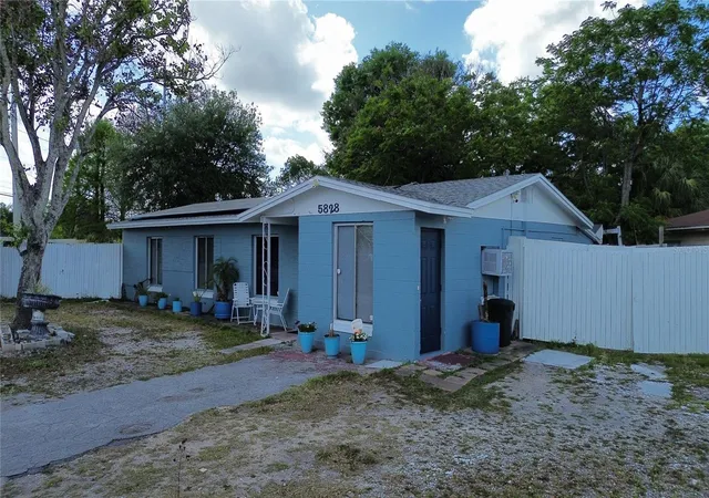 Photo 3 of Single family home for sale at 5828 Harcourt Ave, Orlando, FL 32839 | MLS# S5147571 | Listing updated on 2026-08-13