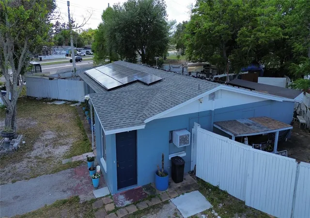 Photo 4 of Single family home for sale at 5828 Harcourt Ave, Orlando, FL 32839 | MLS# S5147571 | Listing updated on 2026-08-13