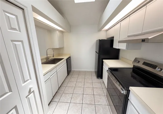 Photo 2 of Single family home for sale at 2000 Plainfield Dr, Orlando, FL 32812 | MLS# O6397969 | Listing updated on 2026-09-14