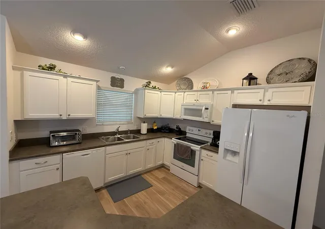 Photo 3 of Single family home for sale at 3135 Burns Dr, The Villages, FL 32163 | MLS# G5110838 | Listing updated on 2026-10-01