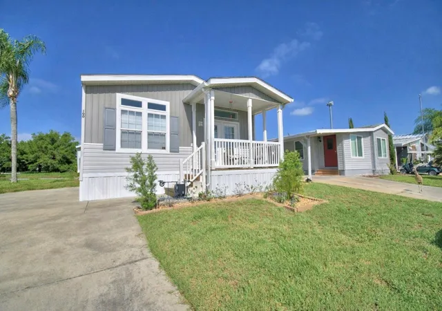 4th image of 4925 Cypress Gardens Rd #100, Winter Haven, FL 33884 | MLS# P4938418